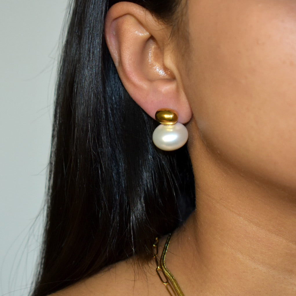 Pearl Glow Studs