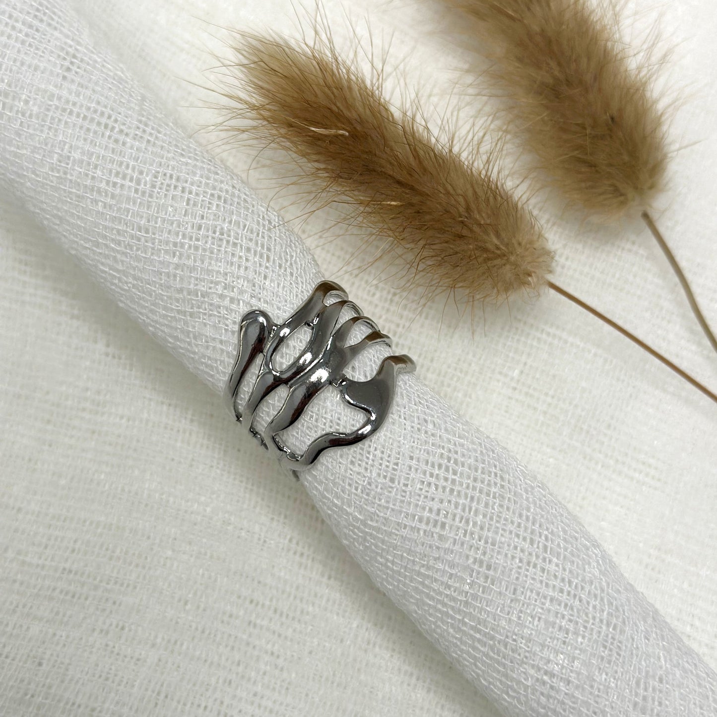 Ava Ring