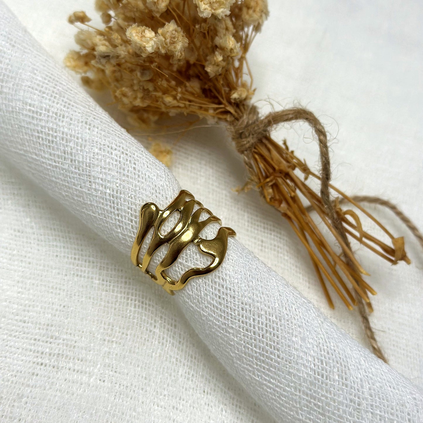 Ava Ring