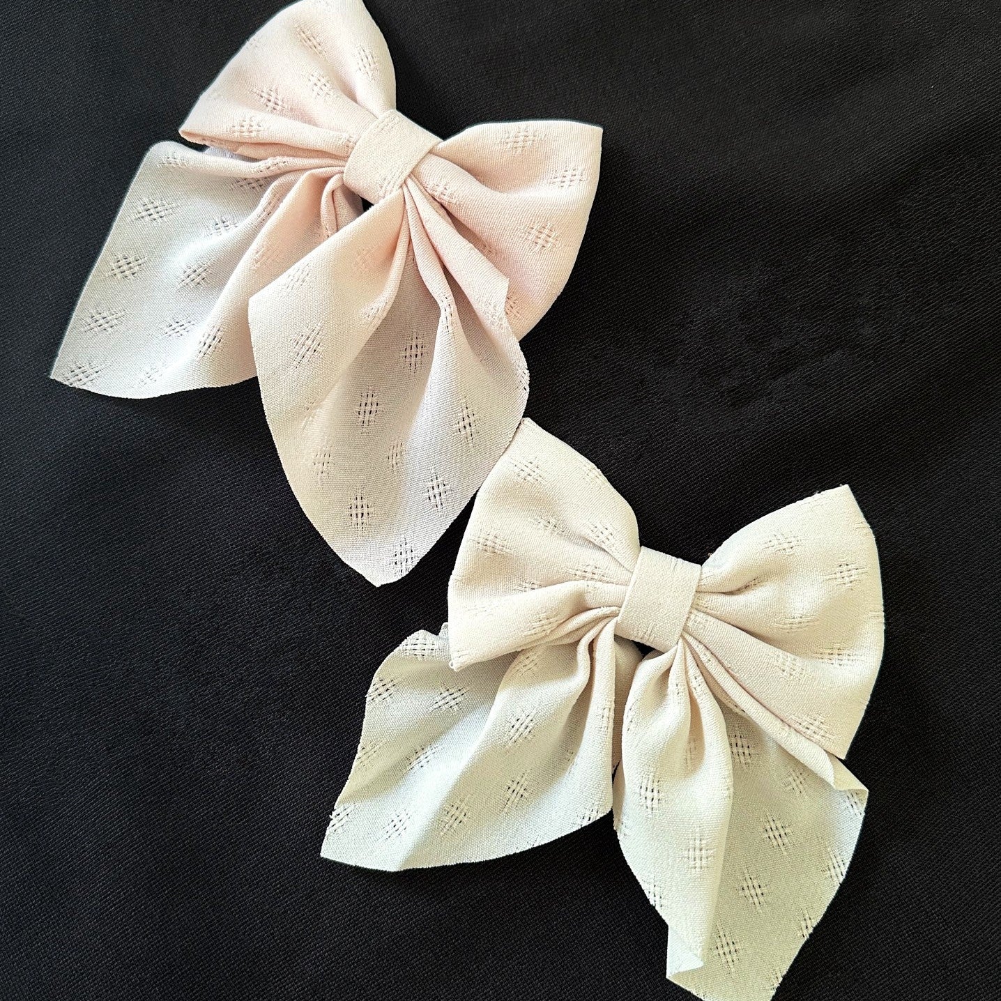 Delicate Bow Hair Clip